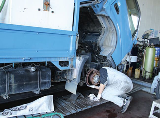 愛知自動車株式会社でメカニックになろう！！